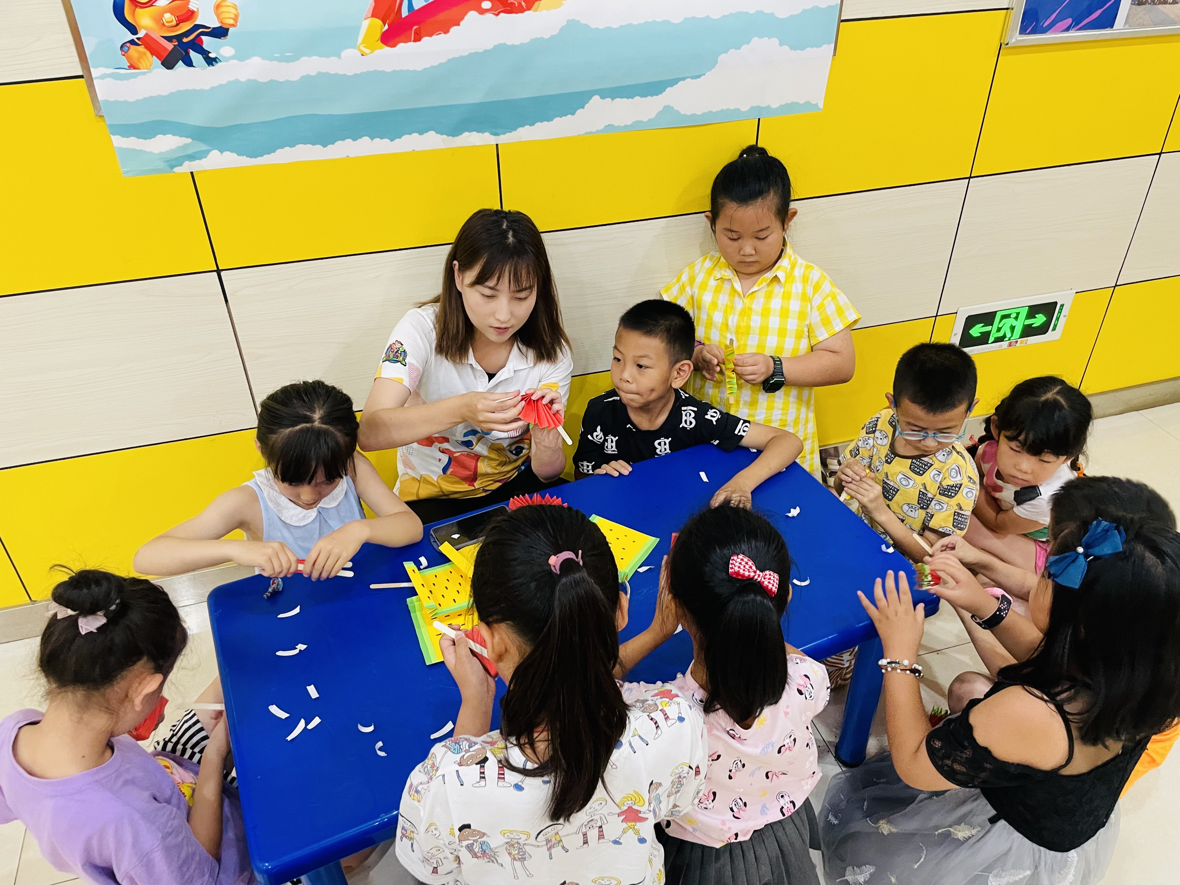 父母帮助孩子学习少儿英语小妙招(图1) 父母帮助孩子学习少儿英语小妙招(图1)