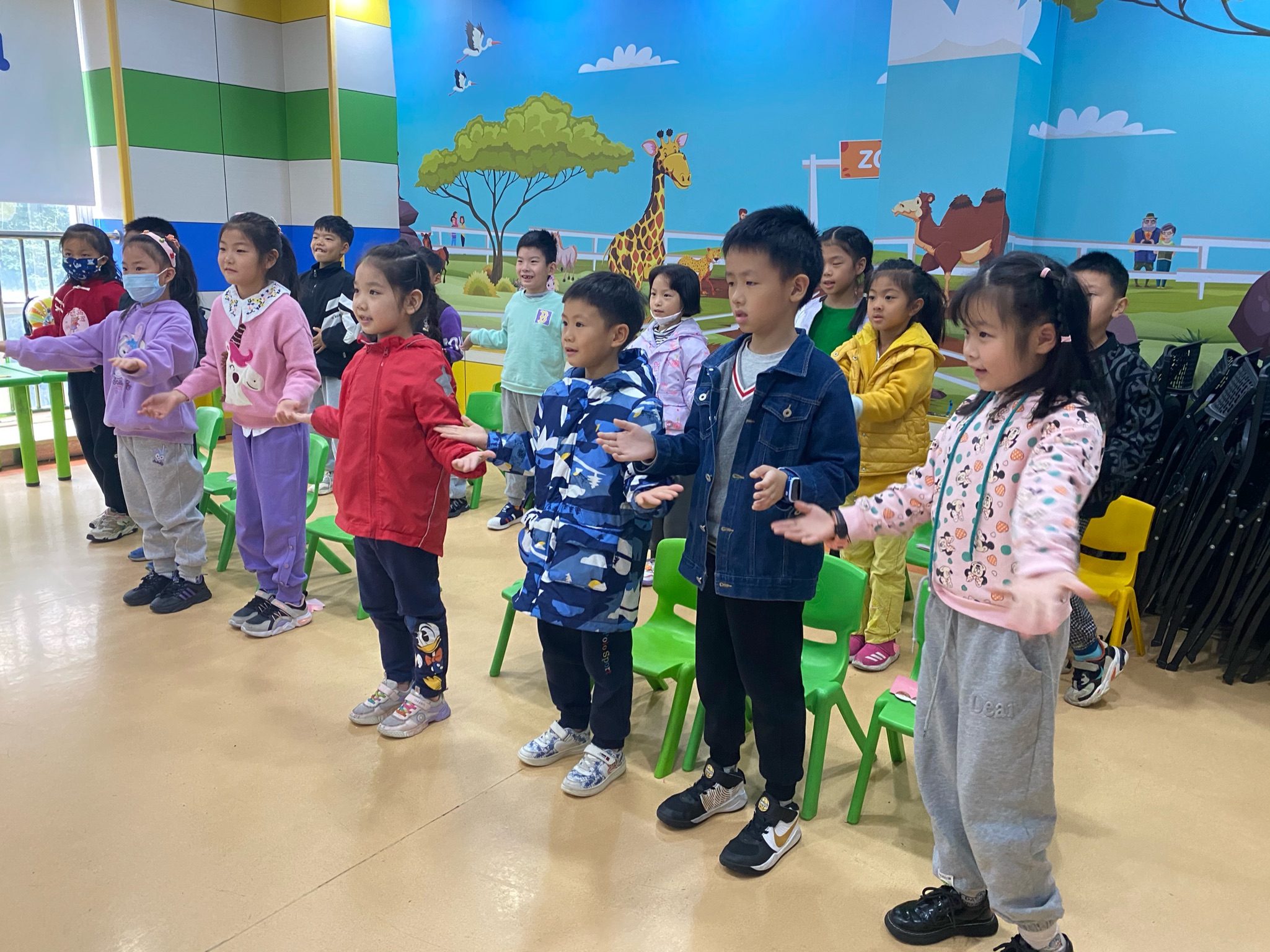 有哪些方法教导孩子学好少儿英语?(图1) 有哪些方法教导孩子学好少儿英语?(图1)