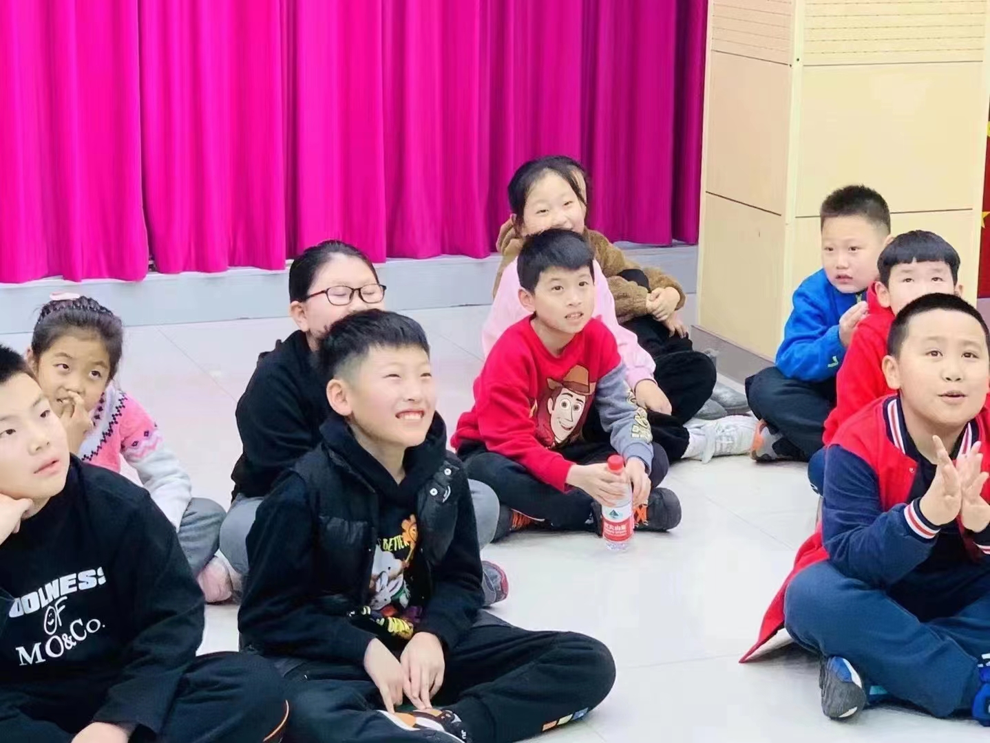 激发孩子学习少儿英语的兴趣，家长该怎么做呢？(图1)